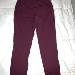 Woman’s Lululemon pants size 6